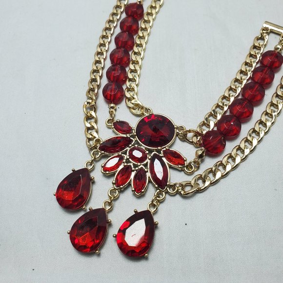 Bijou Drive 3 row gold chain with red crystal stones necklace - Picture 4 of 7